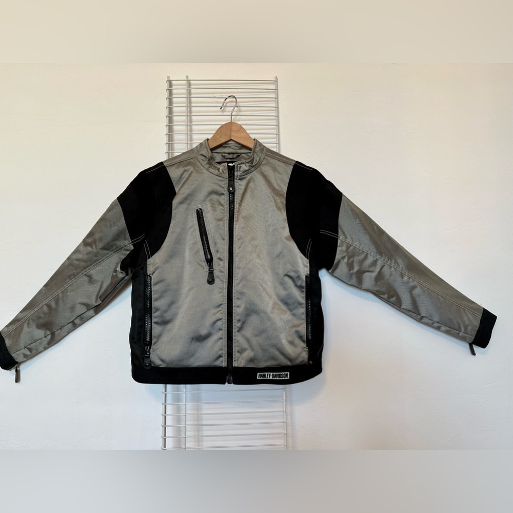 Harley Davidson rain/snow shell jacket. Size L. New without tags!